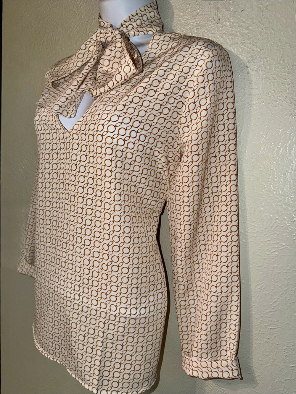 MNG by MANGO Bow Front Tie Chain Link Print Ling Sleeve Blouse Top Women’s Sz 2 - Picture 6 of 14
